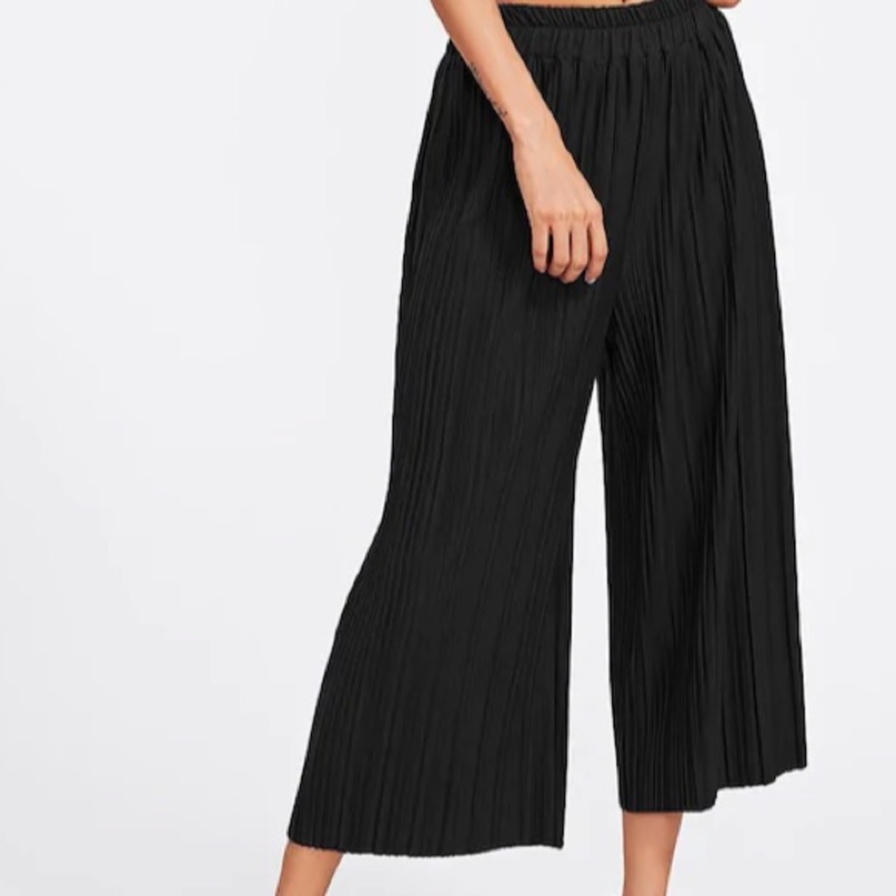 NWT Elastic Waist Pleated Wide Leg Pants